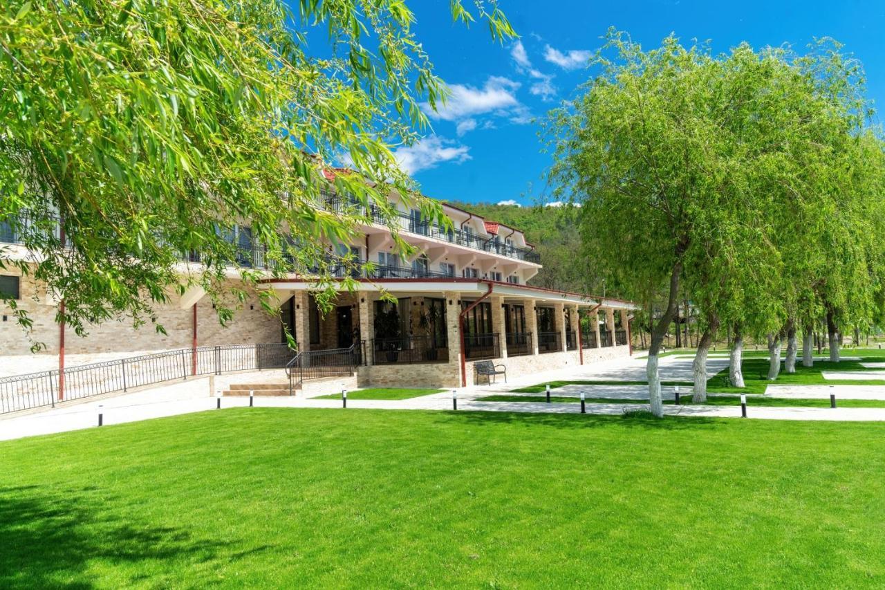 Vega Resort Restaurant & Lodge Orşova Εξωτερικό φωτογραφία