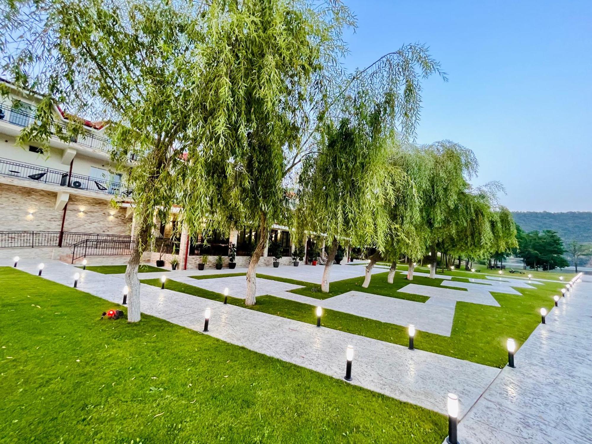 Vega Resort Restaurant & Lodge Orşova Εξωτερικό φωτογραφία