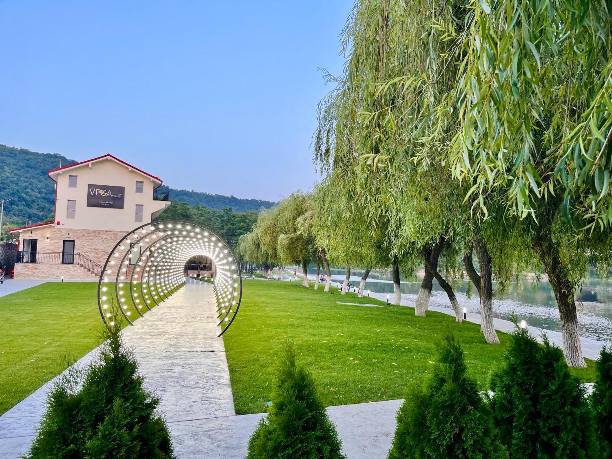 Vega Resort Restaurant & Lodge Orşova Εξωτερικό φωτογραφία