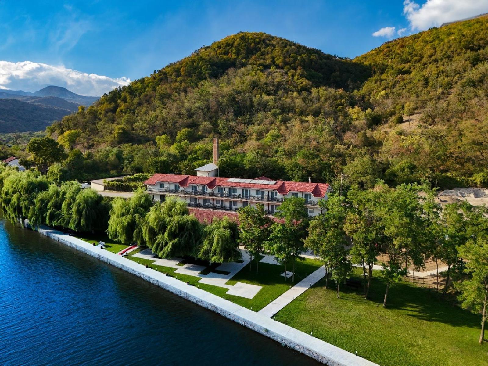 Vega Resort Restaurant & Lodge Orşova Εξωτερικό φωτογραφία