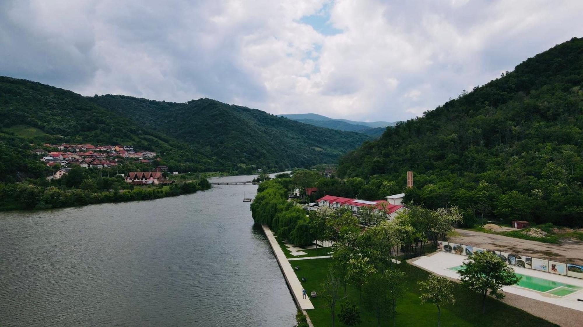 Vega Resort Restaurant & Lodge Orşova Εξωτερικό φωτογραφία